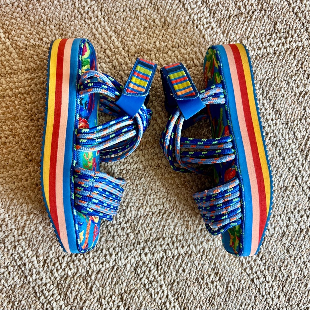 FARM RIO Blue Macaw Platform Sandal - Size 9 - Picture 5 of 7